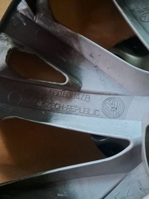 16" Оригинални тасове Фолксваген комплект