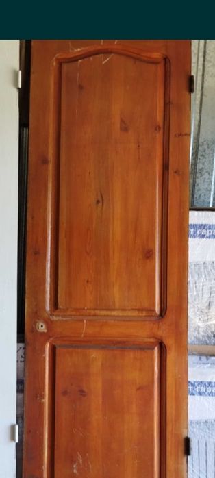 Дверь деревянная