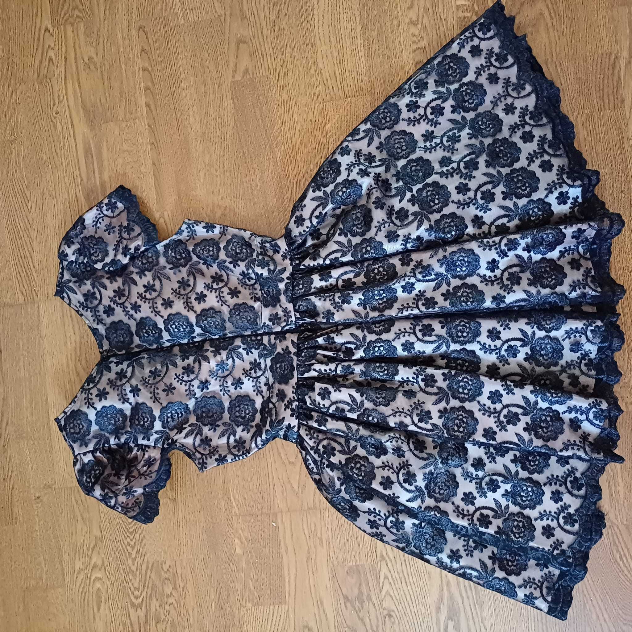 Rochie neagra, dantelata, superba! Marimea S