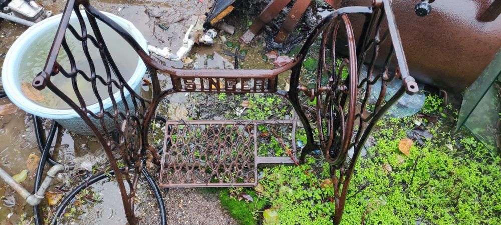 Крака от шевна машина Сингер