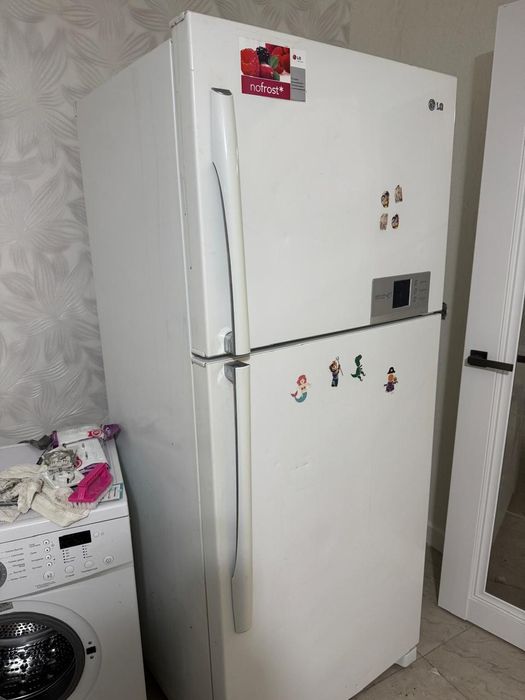 LG холодильник 60000