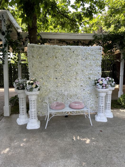 Inchiriez aranjament floral,panou floral pentru nunta,botez,zi nastere