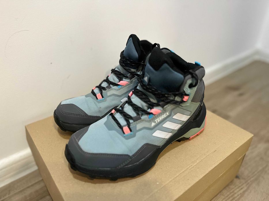 Дамски обувки  Adidas Terrex AX4 Mid GTX W  – номер 38⅔ – като нови