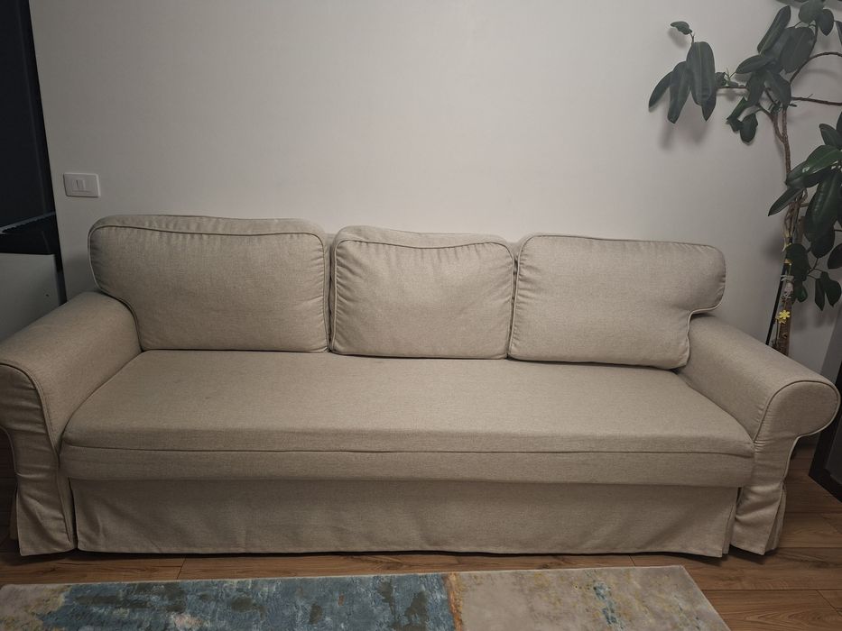 Canapea extensibila Ikea