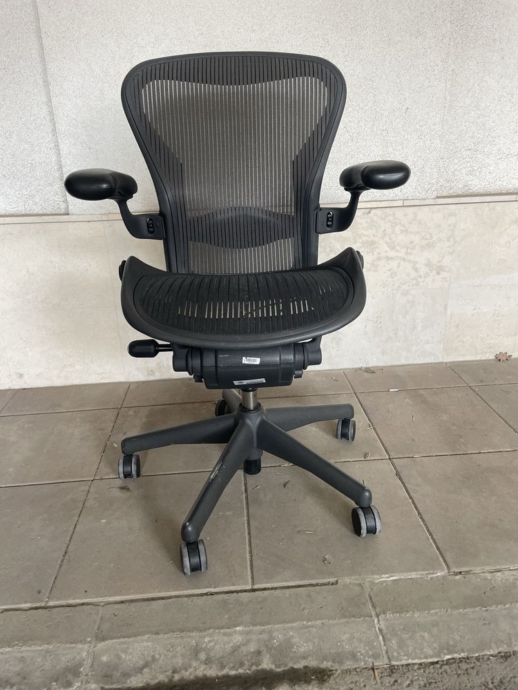 Eргономичен офис стол HERMAN MILLER AERON  размер В