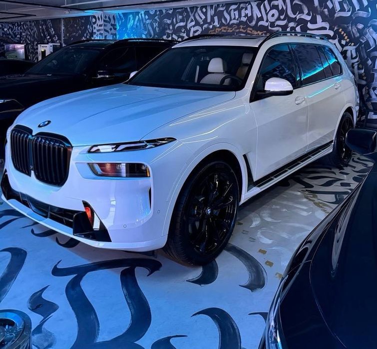 BMW X7 xDrive 40 i 2023 год