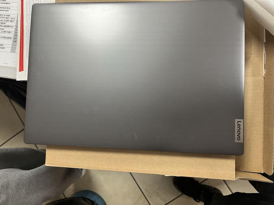 Лаптоп Lenovo V15 G1 IML ( НОВ )
