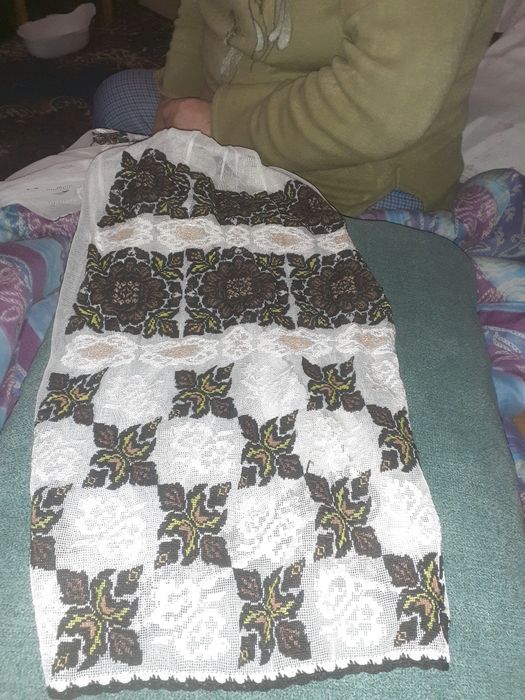 Vând IE tradițională