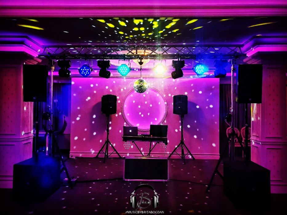 DJ, schela lumini, fum greu,gheata carbonica, nunta, majorat, botez