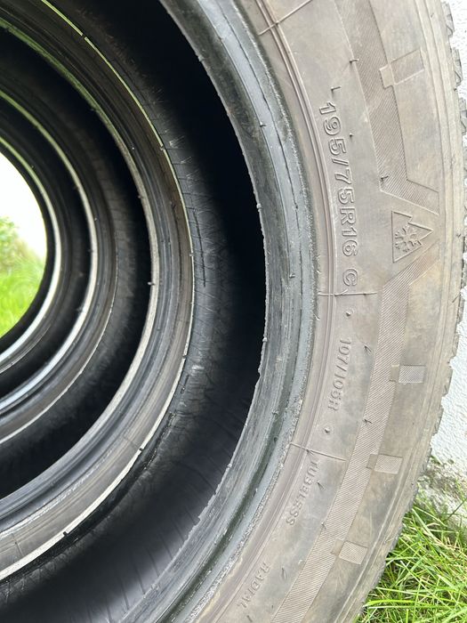 Vand anvelope de iarna 195/75R16C Brigestone Blizzak