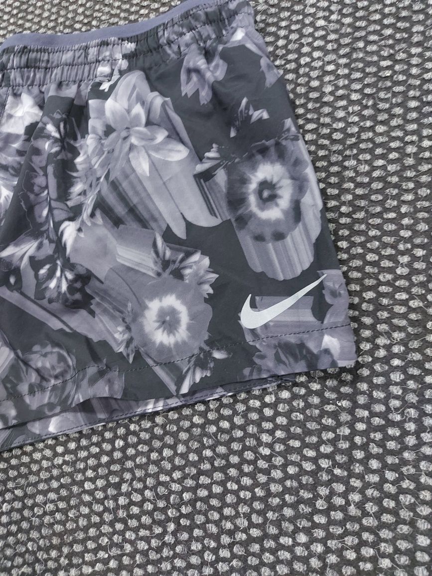 Nike къси панталони дамски S