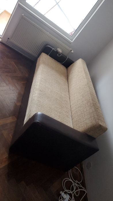 Vând doua canapele extensibile