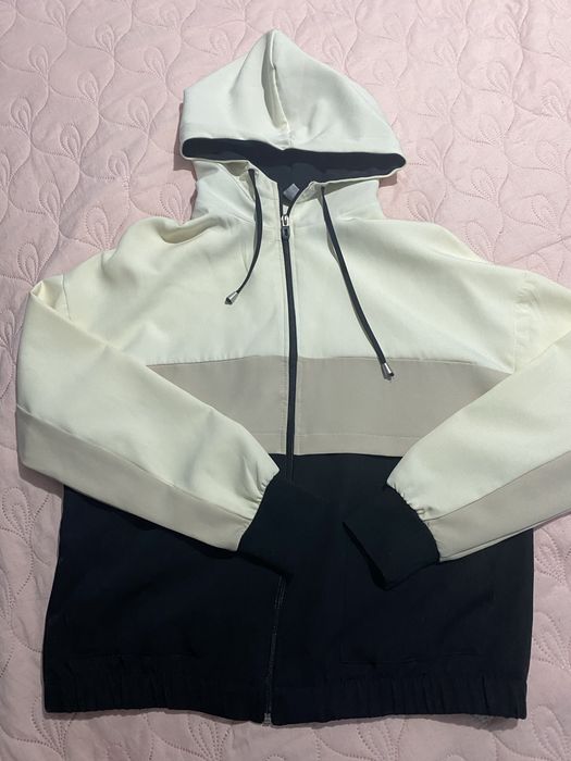 Спортивная кофта на замке