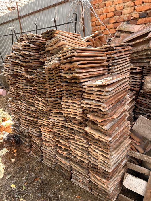 Vand tigla ceramica in jur la 4000 de bucati