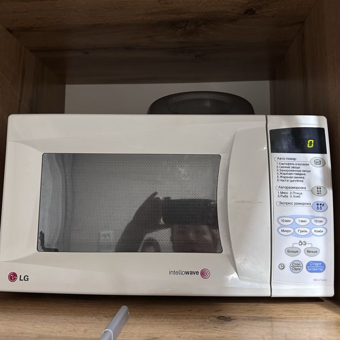 Микроволновка 10000 тенге