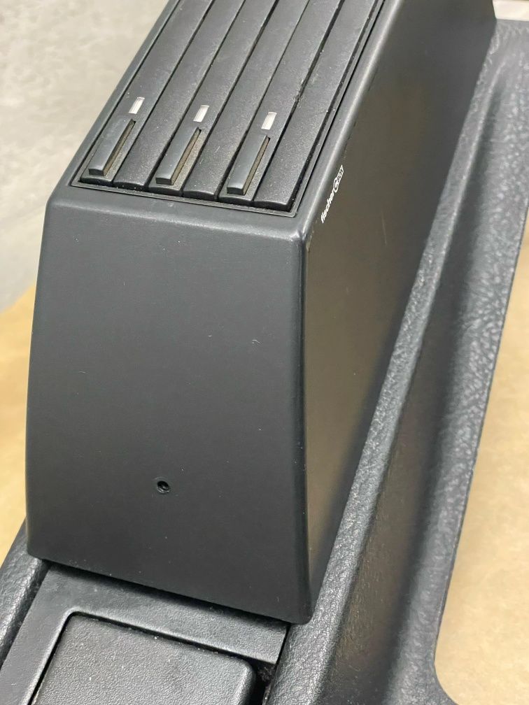 CD Holder за BMW e36 поставка за дискове бмв е36