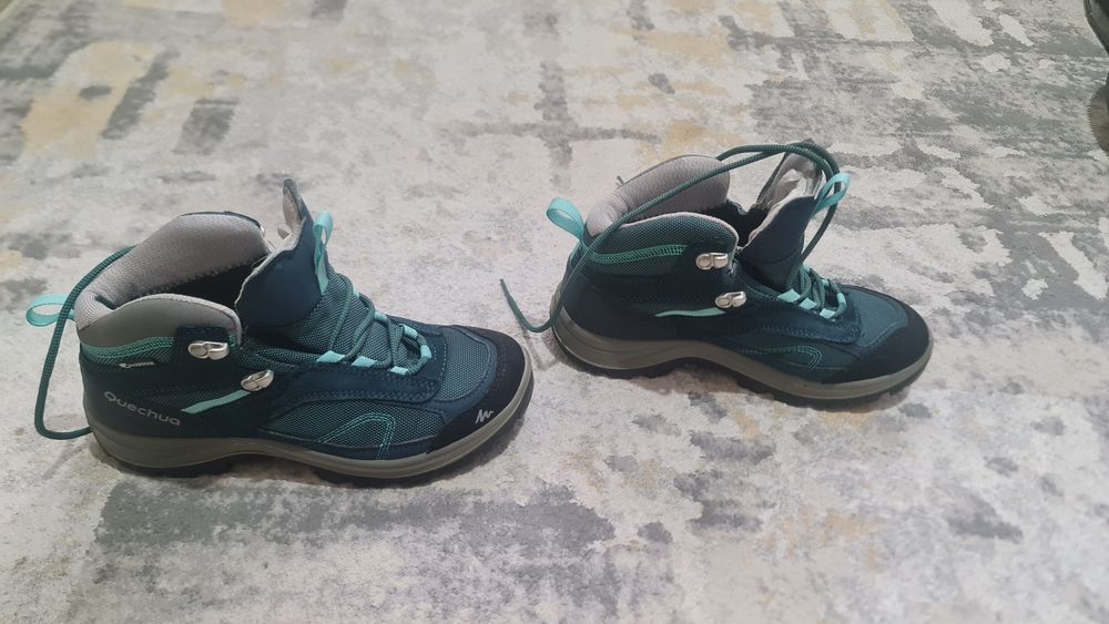 Bocanci drumetie Decathlon, 38