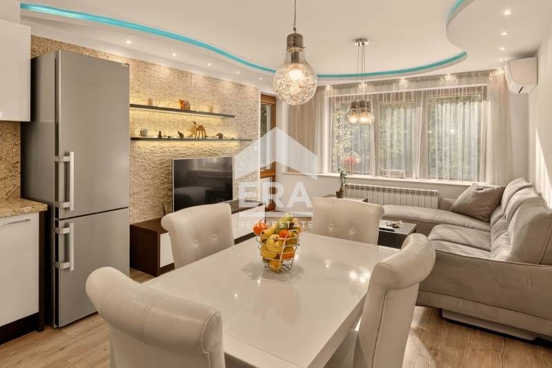 Тристаен, стилно обзаведен и газифициран апартамент за продажба, в нов