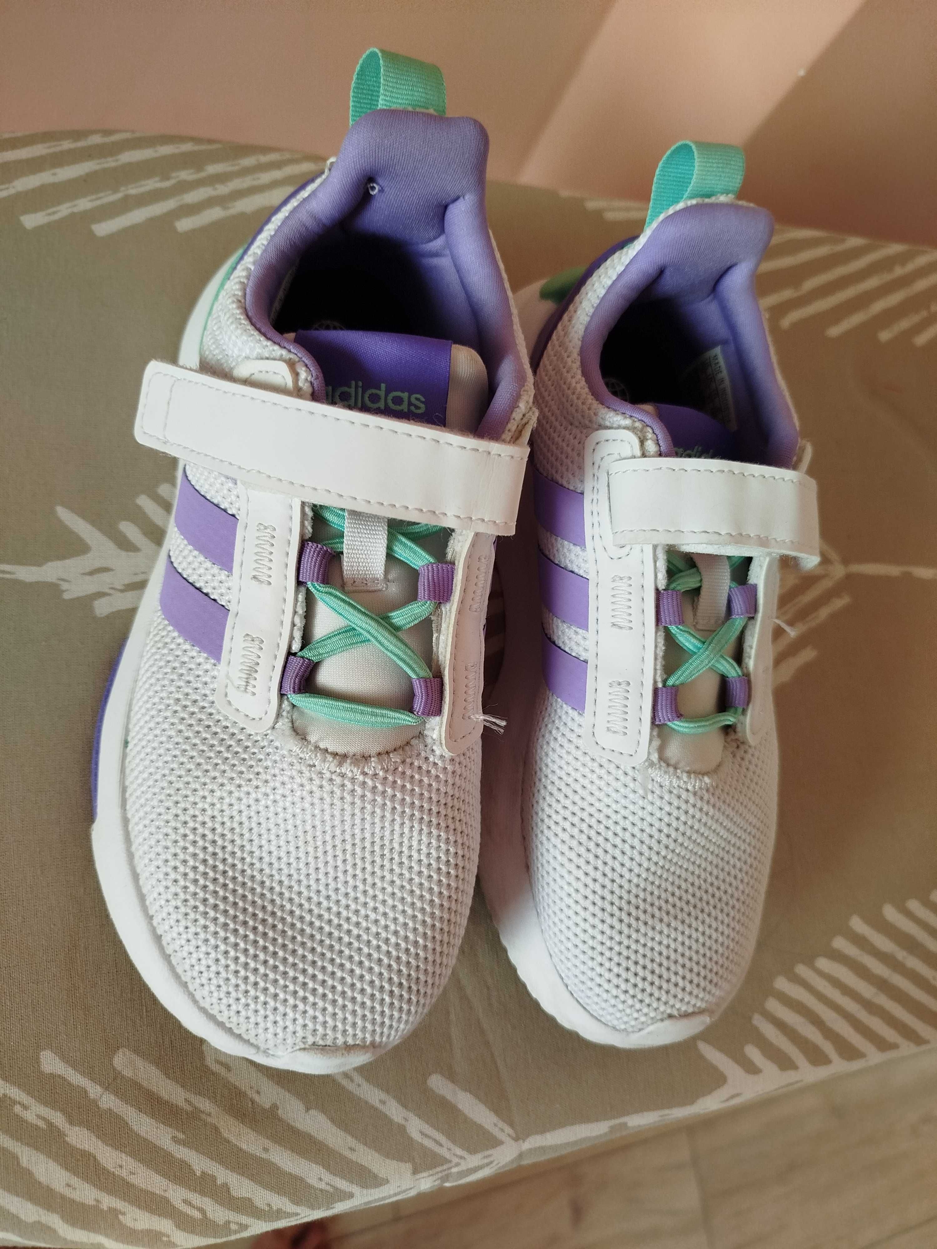 Намалени !!Маратонки за момиче Adidas
