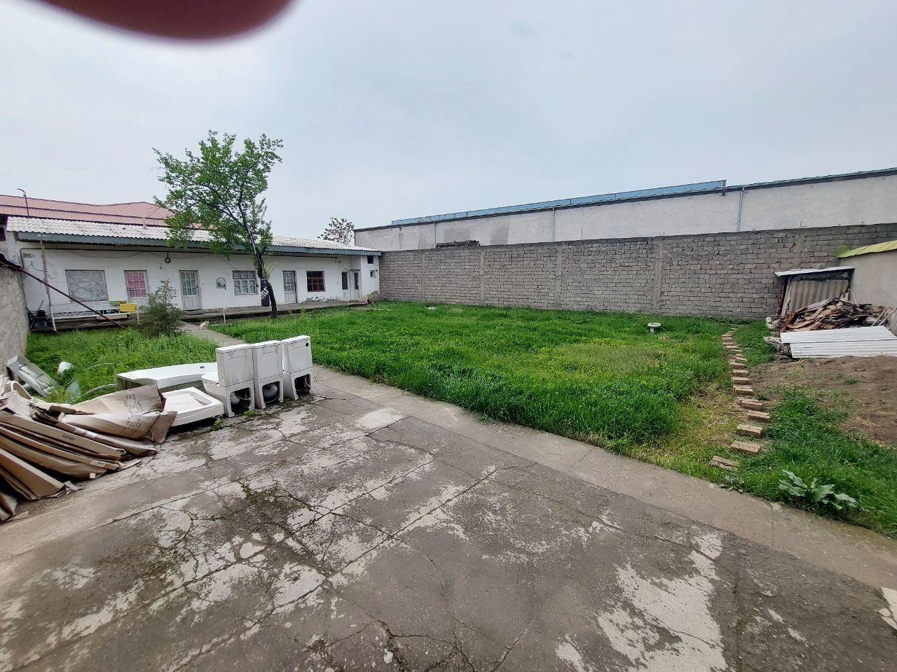 Продаю участок 5.40 соток 3 комната. Улица Уй Созлар.