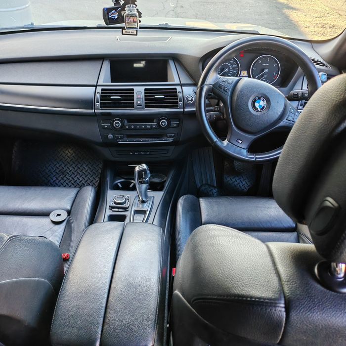 Dezmembrez bmw x5 x6 an 2012
