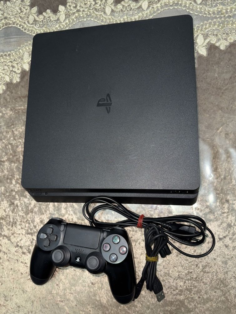 Sony PlayStation 4Slim 500Gb контролер ver.12 и две игры
