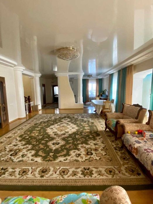 7-ми комнатный дом в центре за 135 млн тнг