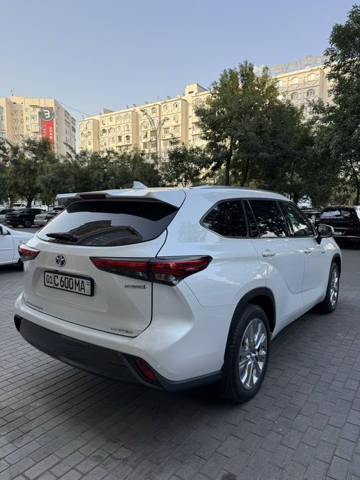 Toyota Highlander Hybrid 2022 Limited edition