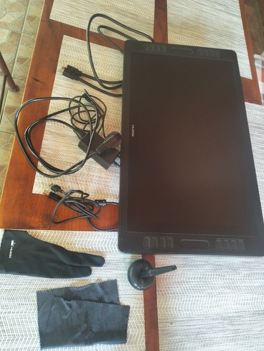 Vând tableta grafica HUION KAMVAS PRO 20