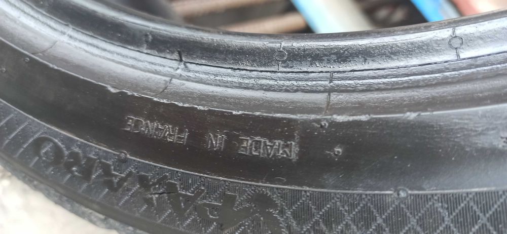 Продавам зимнa гумa  225/40/R18 цена 30лв