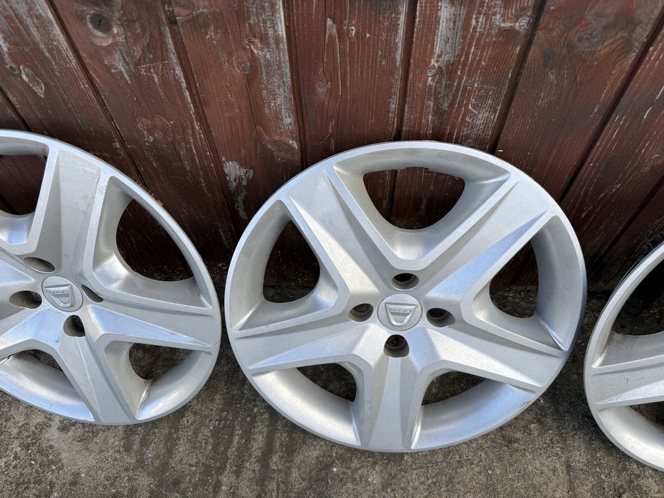 Vand set capace R16 originale DACIA