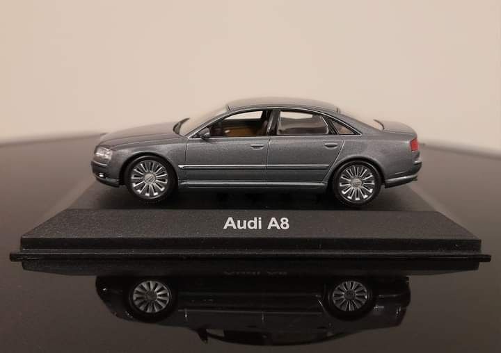 Audi A8 1:43 Minichamps