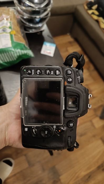 Nikon D7000 + обектив !СПЕШНО!