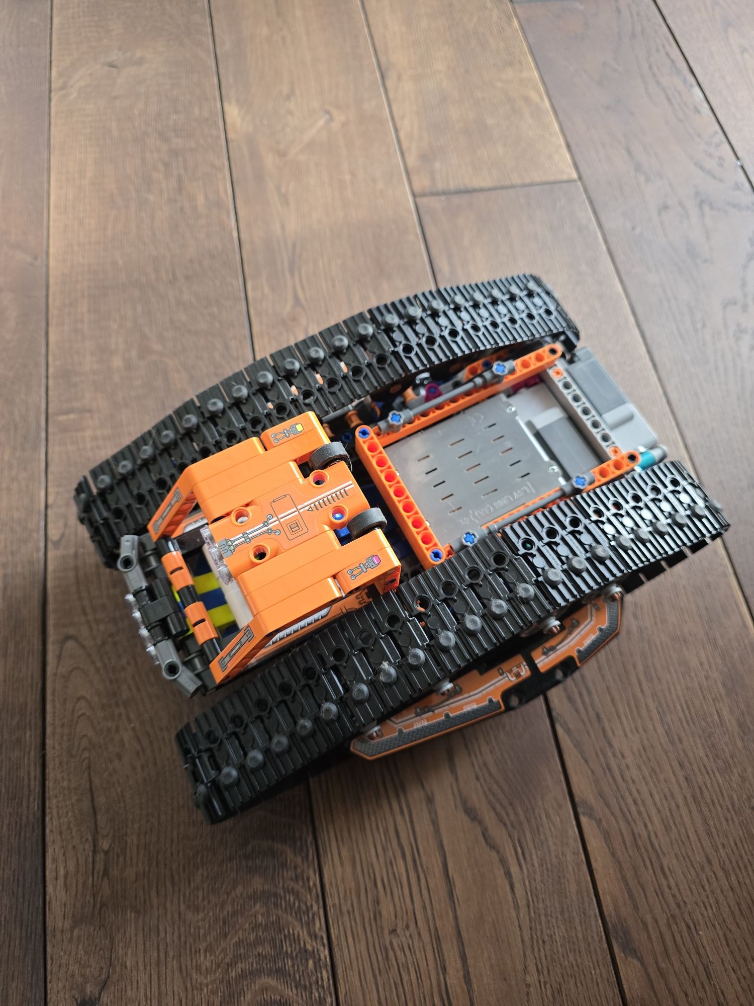 Lego technic 42140 App-controlled transformation vehicle
