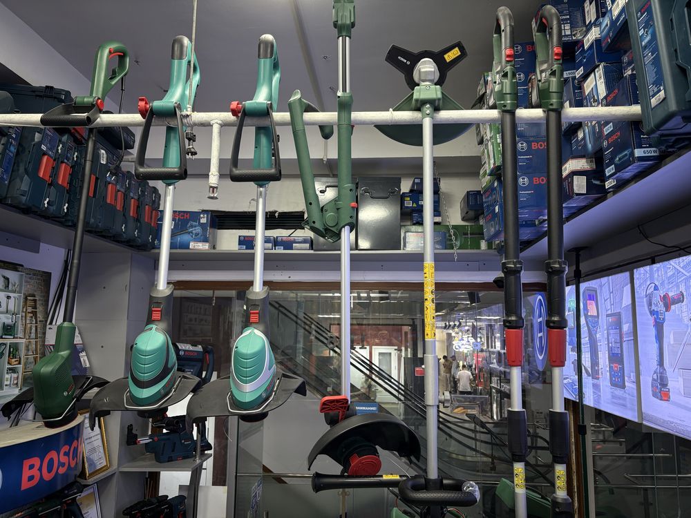 Электрический триммер (газонокосилка) BOSCH EASYGRASSCUT 26