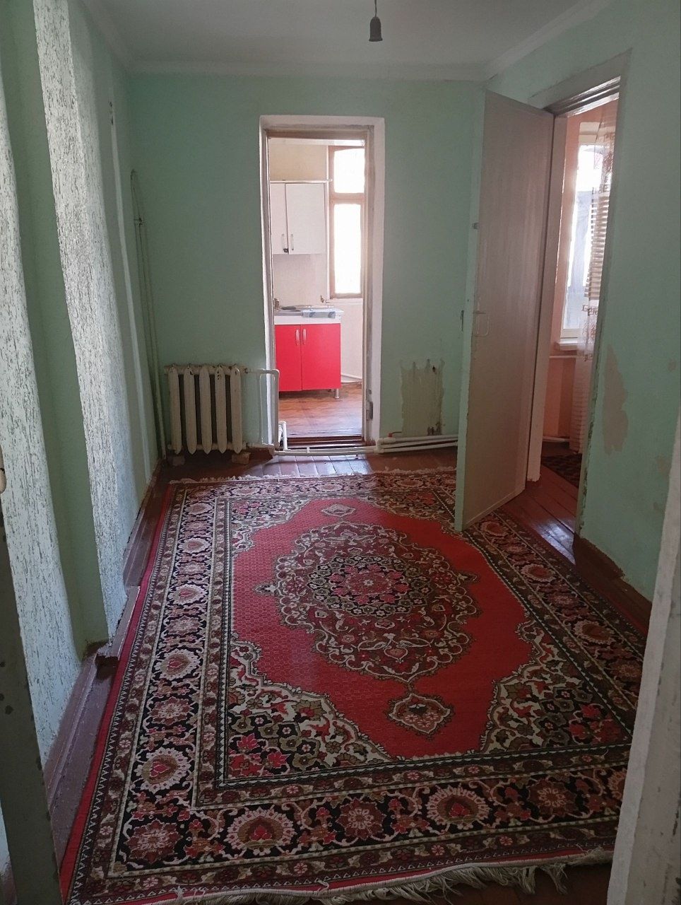Продается дом срочно в  центре Янгибозара