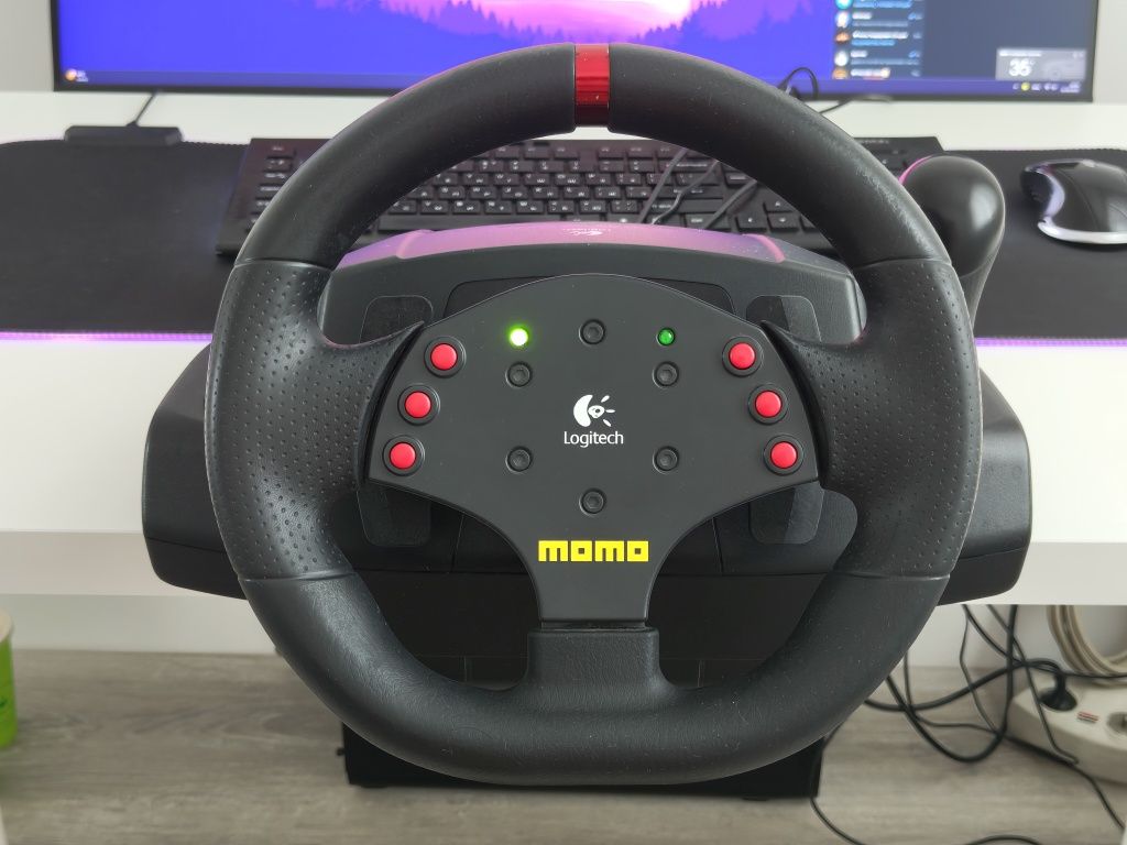Руль Logitech MOMO Racing