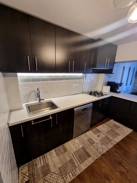 Apartament 4 camere,etaj 3, zona Piata Mică, Radăuți