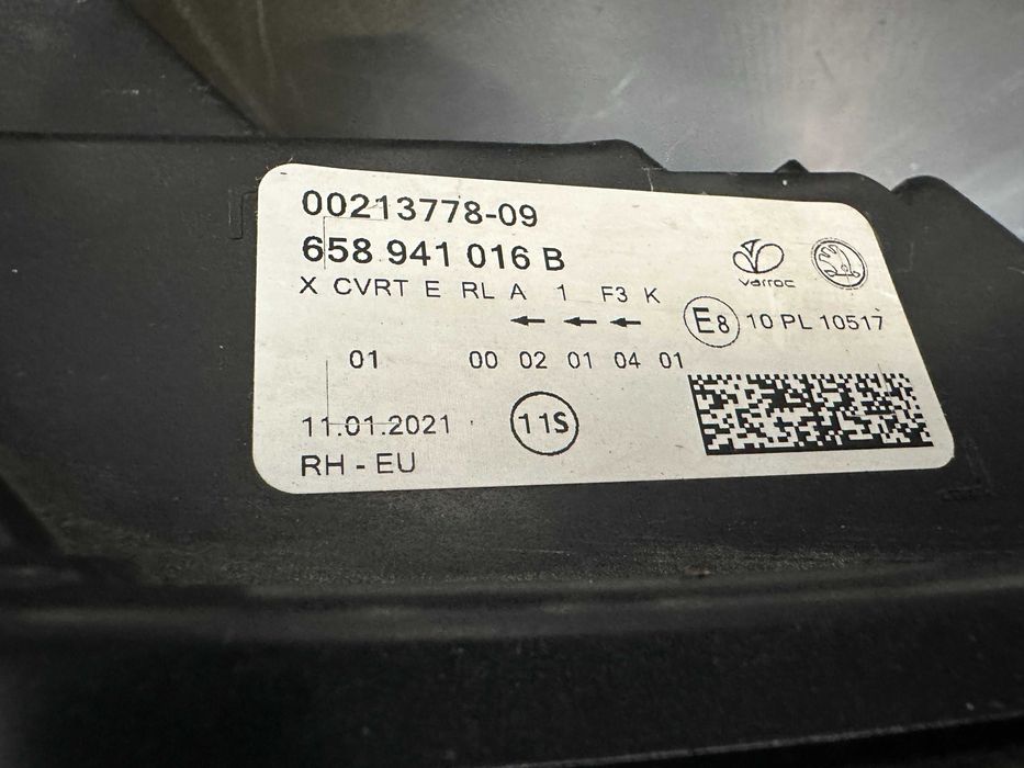 Фар фарове десен LED Skoda Kamiq лед far farove Шкода Камик