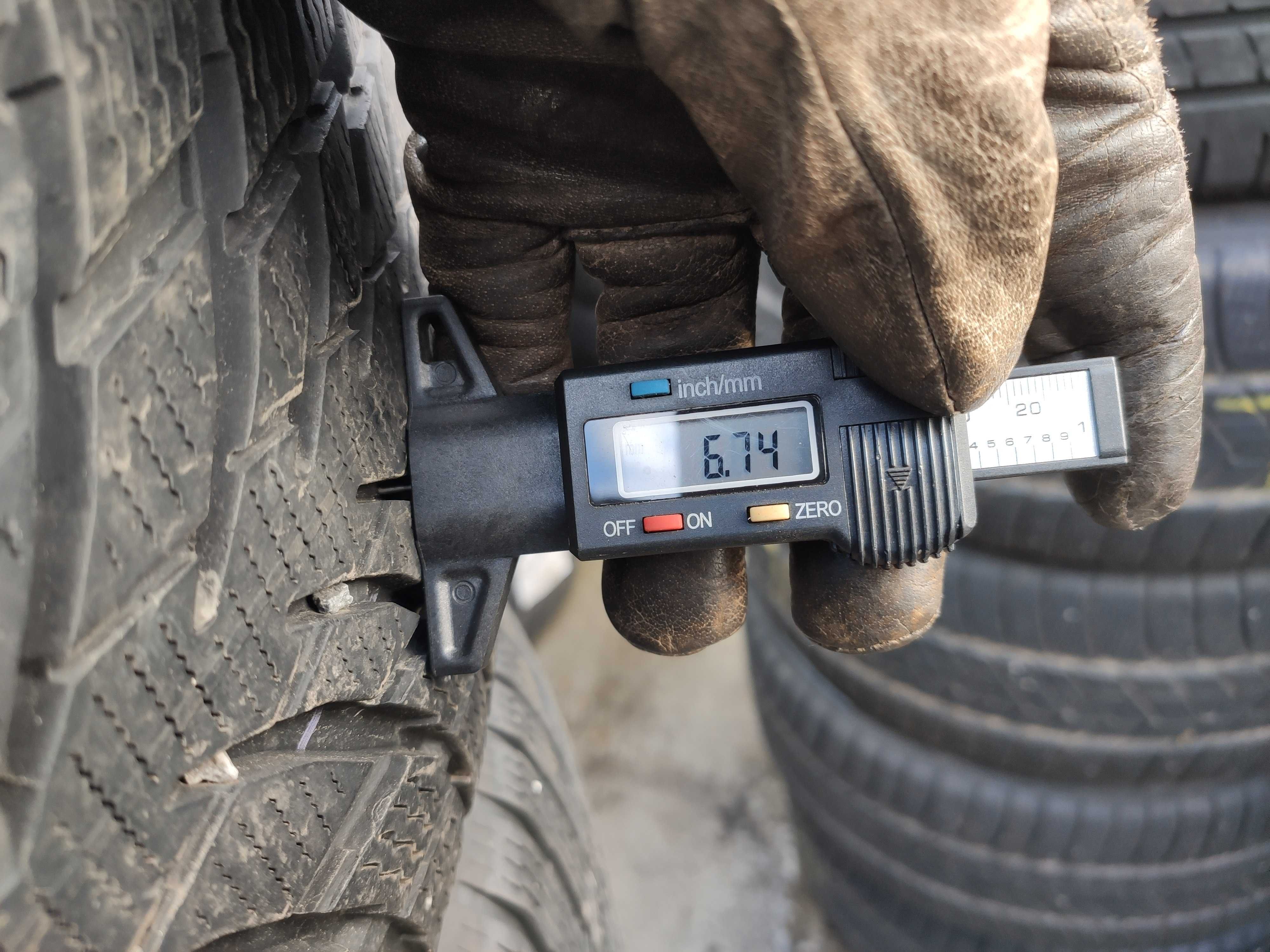 2бр Зимни гуми 235 45 19 - Michelin