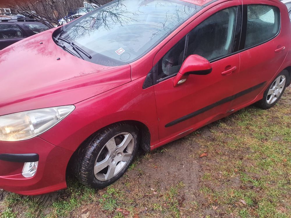 Dezmembrez Peugeot 308 1.6 HDI