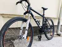 Bicicleta rockrider frana disc ,cadru de aluminiu