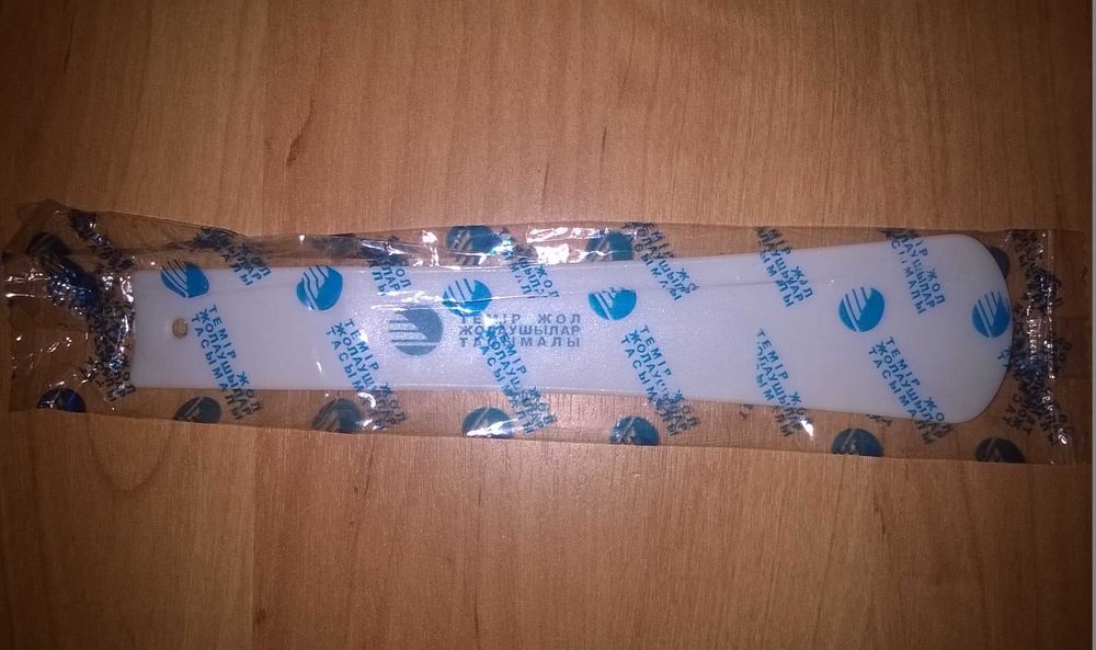 Продам новые пластиковые ложки для обуви в запечатанной упаковке