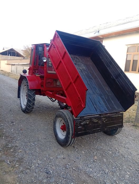 Т 16 трактори сотилади