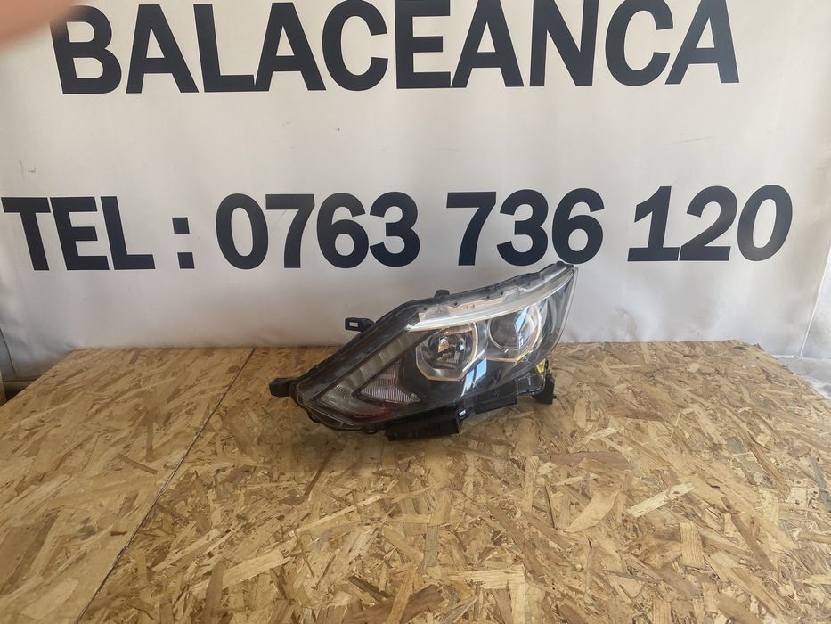 Far stanga Nissan Qasqai