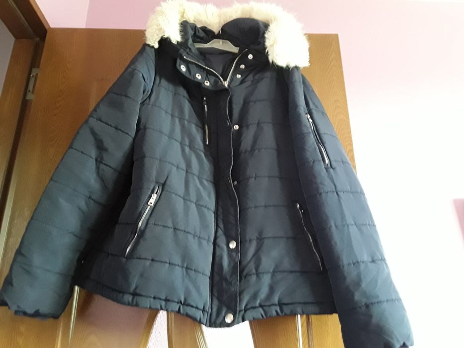 Vând Geacă Damă cu Glugă si Blăniță Mărimea XL