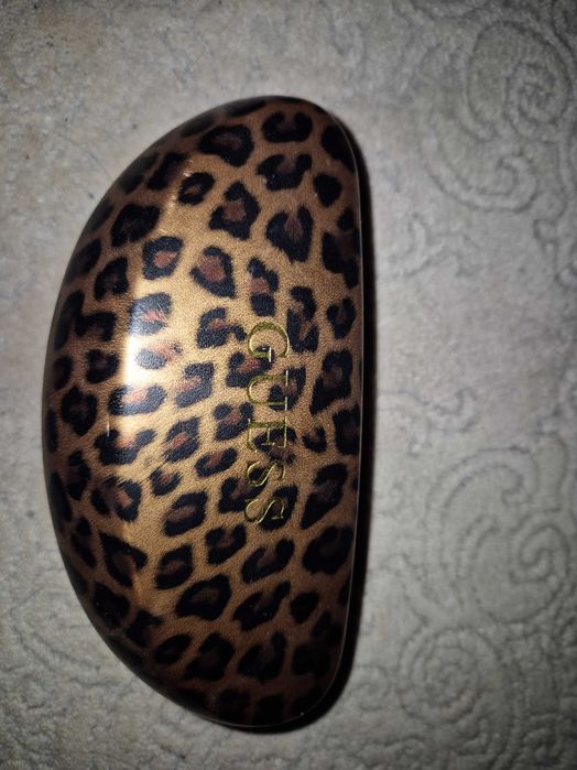 Слънчеви очила guess