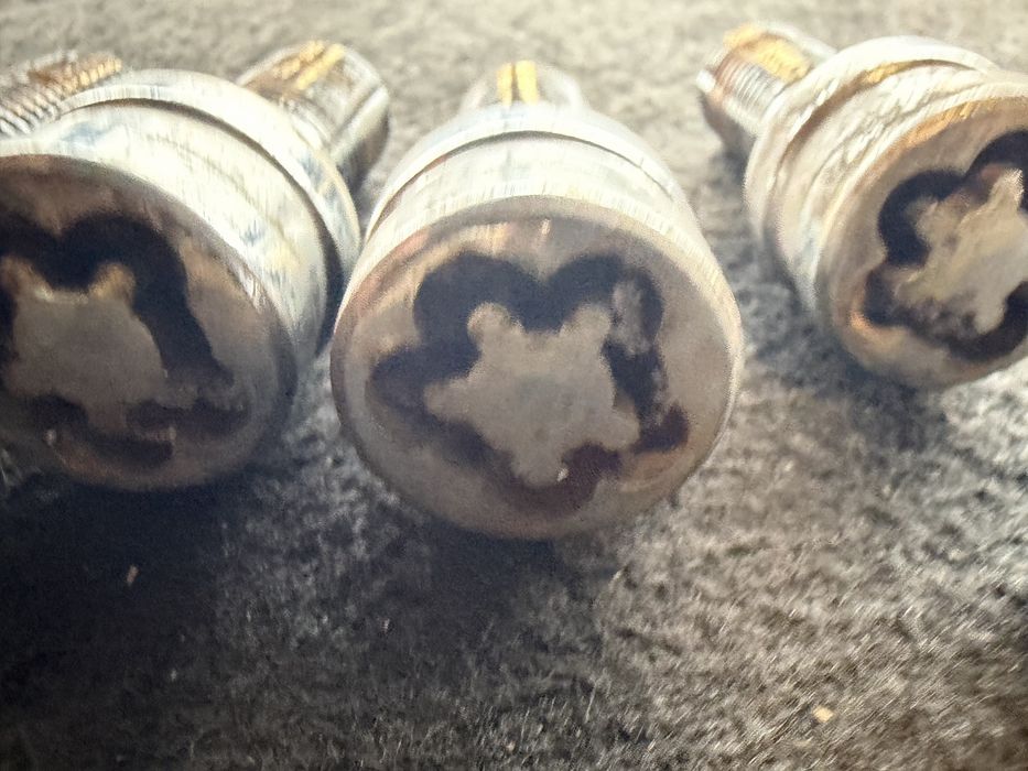 Секретни болтове-14мм-Audi,VW,Skoda,Mercedes,Volvo секрет м14 х 1.5