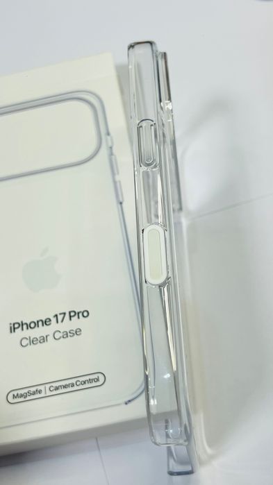 iPhone 17 Pro & 17 Pro Max Apple MagSafe Clear Case