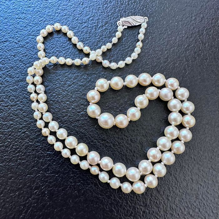 Perle naturale Akoya apă sărată 
50 cm inchezatore din argint